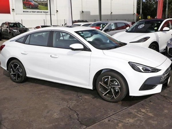 2025 Mg MG5 Essence Dual-Clutch Automatic Front Wheel Drive