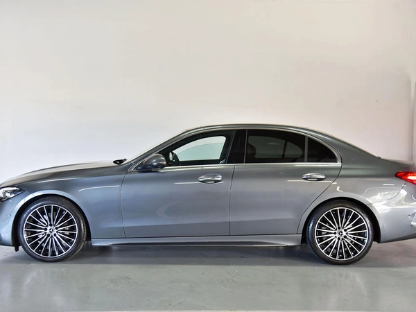 2025 Mercedes-Benz C200 AMG Styling Panoramic Sunroof