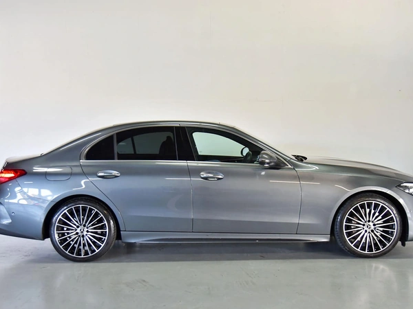 2025 Mercedes-Benz C200 AMG Styling Panoramic Sunroof