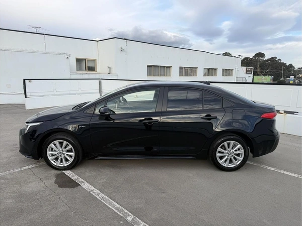 2025 Toyota Corolla SX Hybrid Automatic